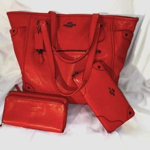 COACH 100% AUTHENTIC LEATHER LARGE MICKEY TOTE